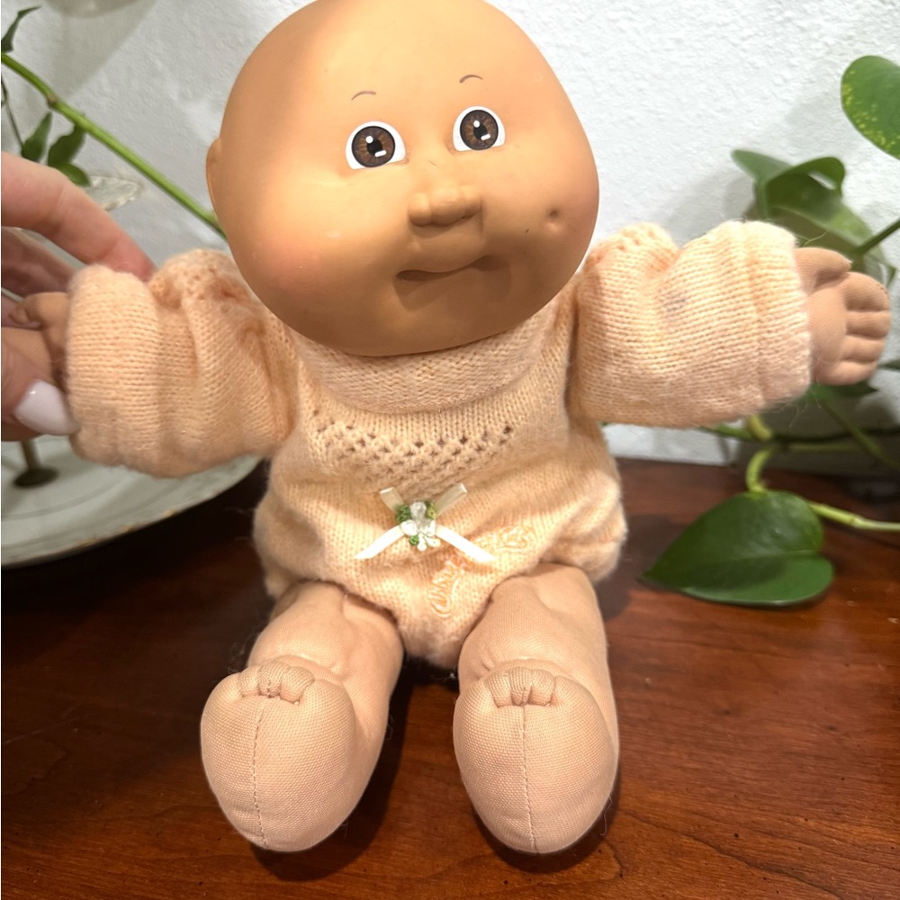 Adorable Tan Cabbage Patch Baby Doll in Peach Signature Outfit Soft Body